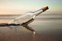 Une bouteille jetée à la mer il y a 50 ans rendue à la fille de son expéditeur